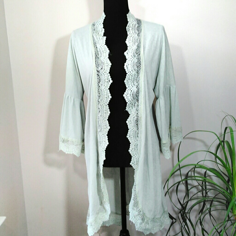 Spadehill lace trim light weight cardigan